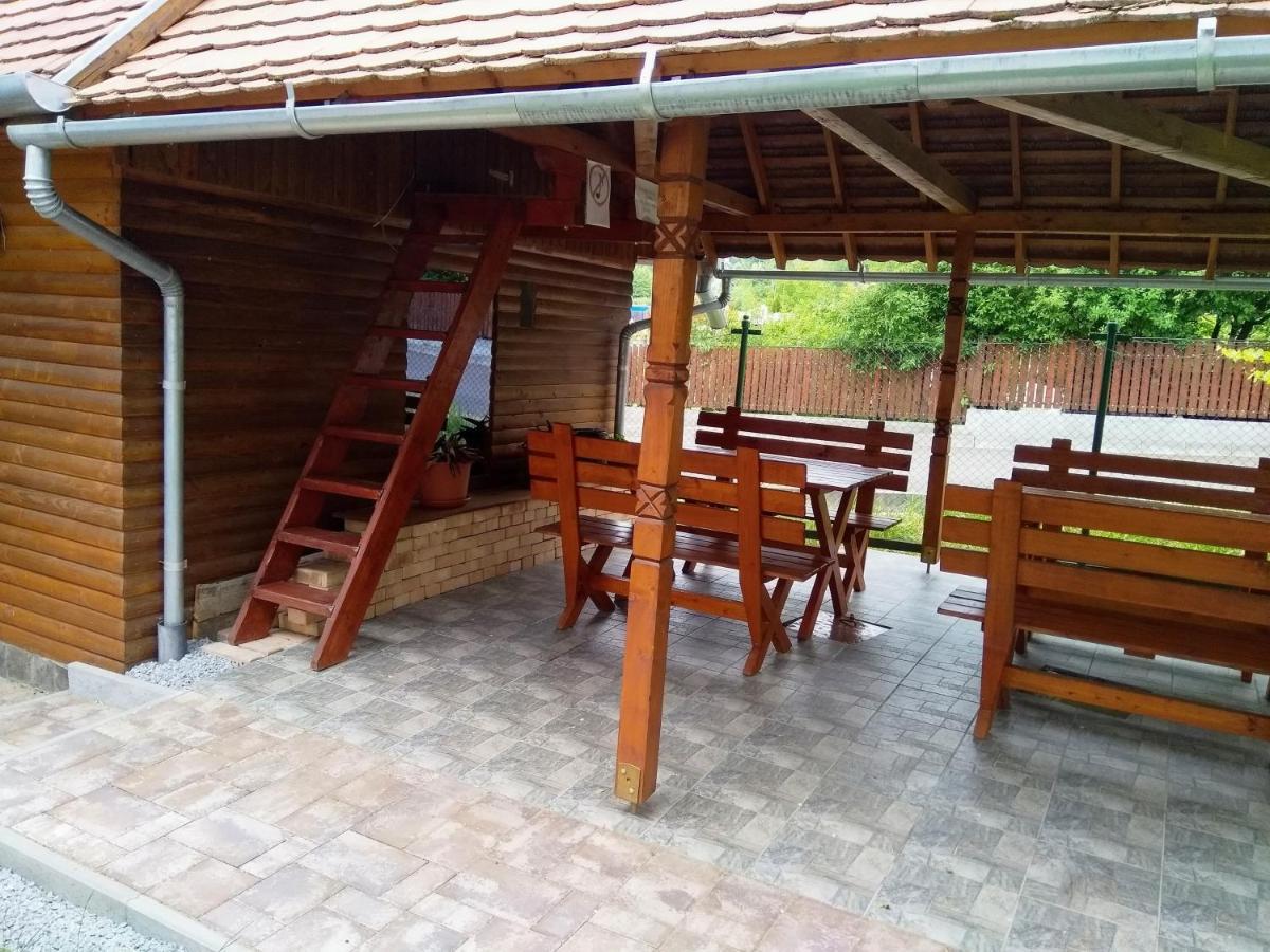 Casa Lacul Mierlei 호텔 소바타 외부 사진