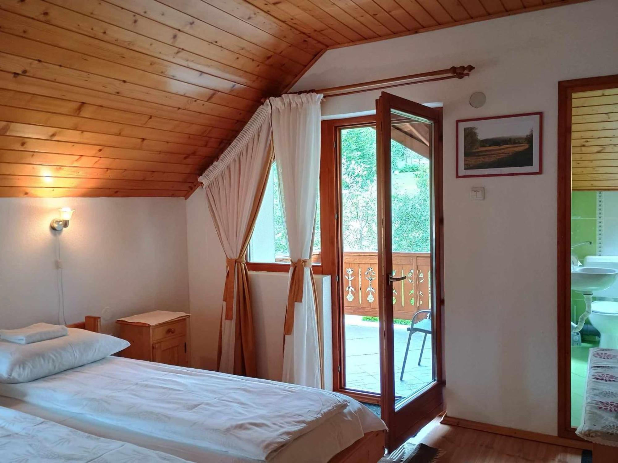 Casa Lacul Mierlei 호텔 소바타 외부 사진